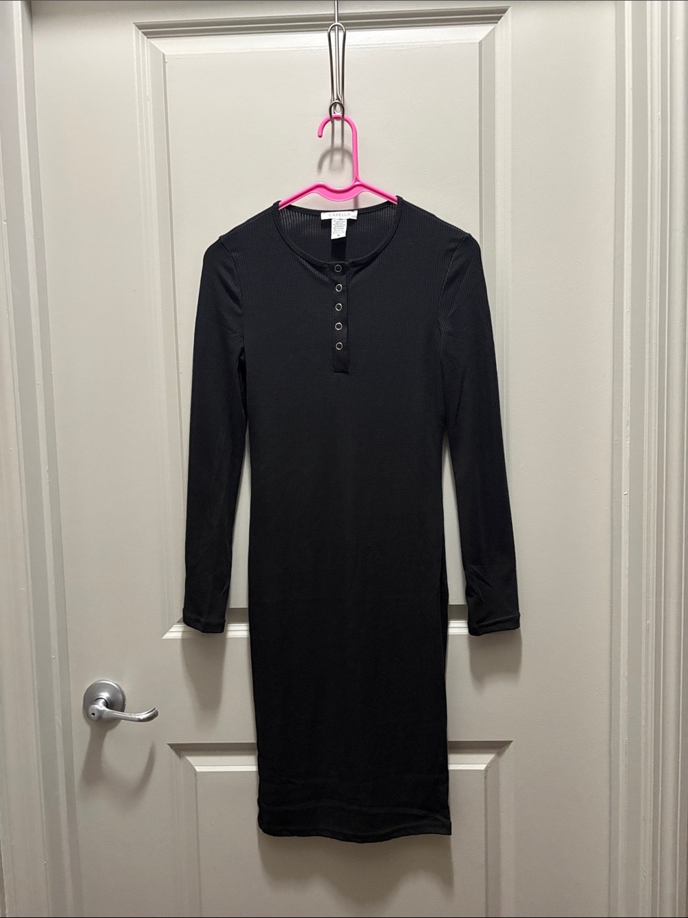 Long-Sleeve Black Henley Midi Dress - Sleek Everyday Style